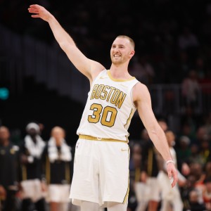 真准啊！豪泽8中6&amp;5记三分拿下17分6板3助